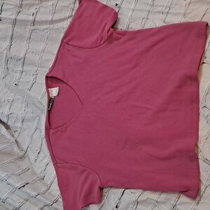 Erika & Co. Pink v neck xl